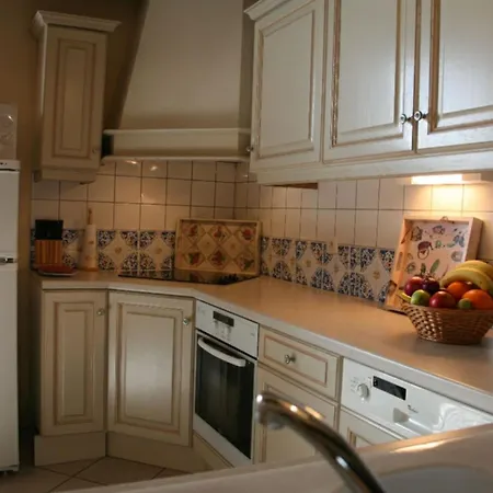 Le Four Swimming Pool Near Dordogne بيت للعطل *